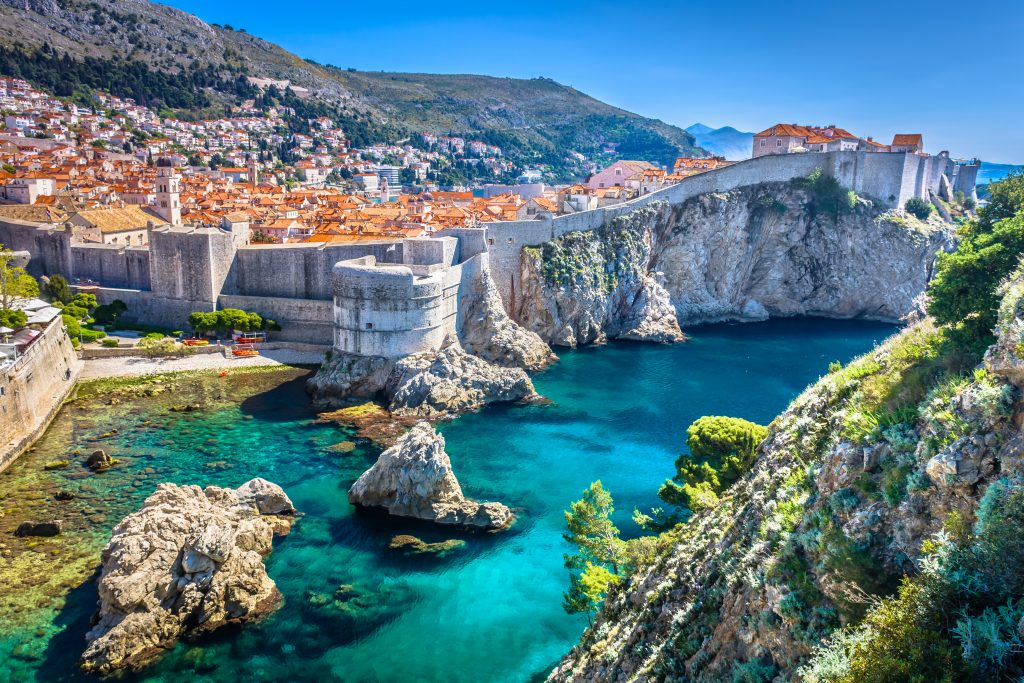 Dubrovnik-croatie-cars-verts-voyages