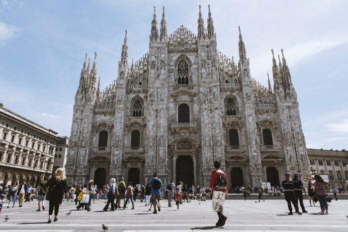 TURIN & MILAN (GROUPE)