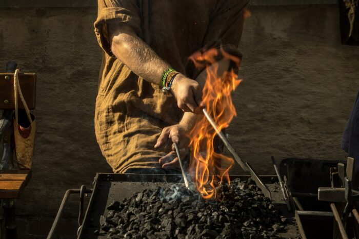 LES FORGES DE PYRENE ET LABOUICHE (GRP)